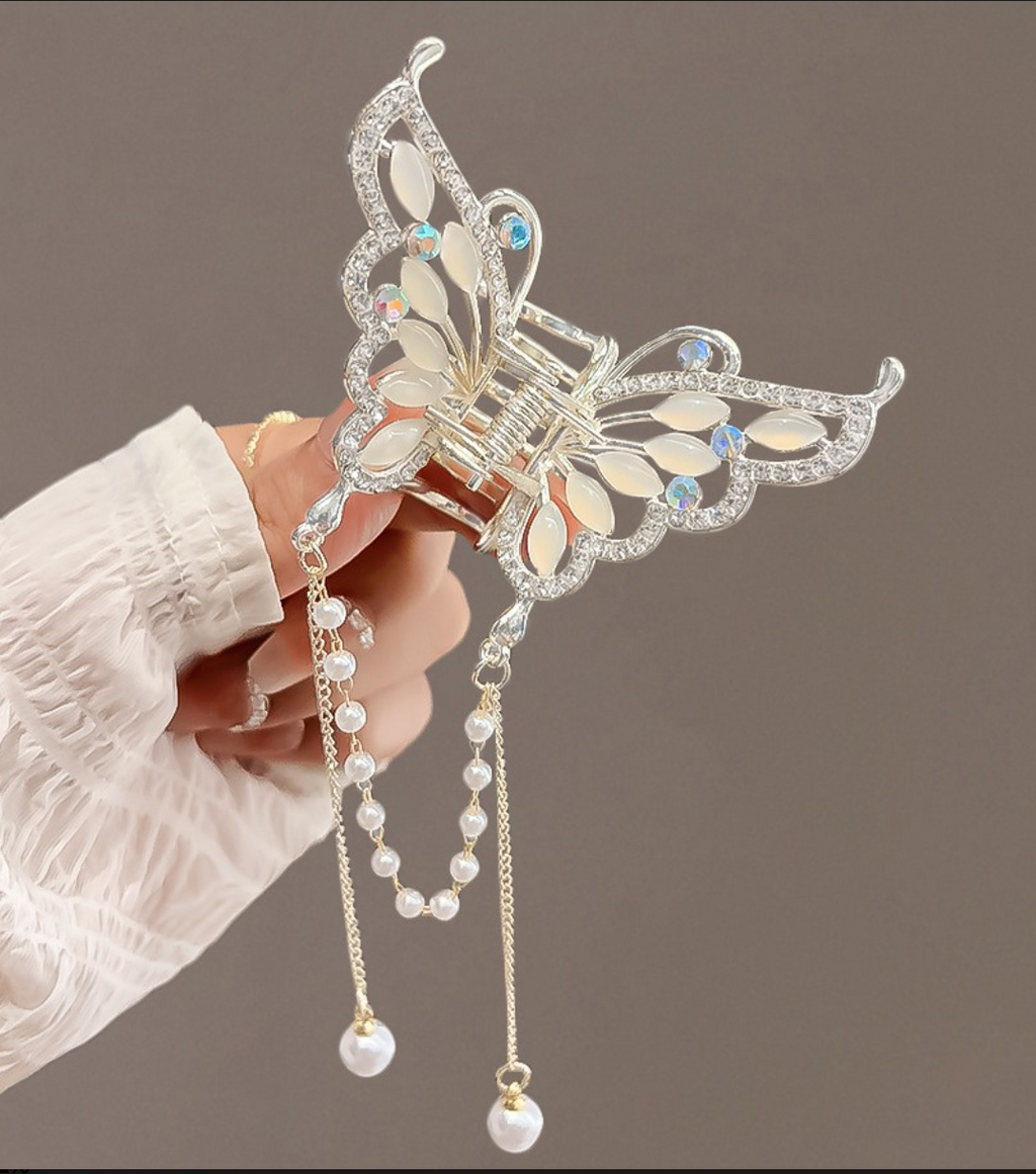 Elegant Metal Butterfly Hair Claw with Tassels & Pearls - Vintage Long Fringe Hairpin Claw Clip
