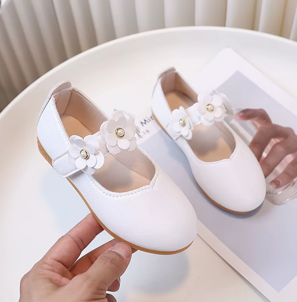Elegant White Floral Dress Shoes for Girls - Princess Mary Jane Flats